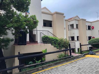Apartment / Flat For Sale in Constantia Kloof, Roodepoort